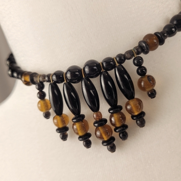Hand-Made Kahnawake Inspired Beaded Chocker Necklace - Picture 2 of 3
